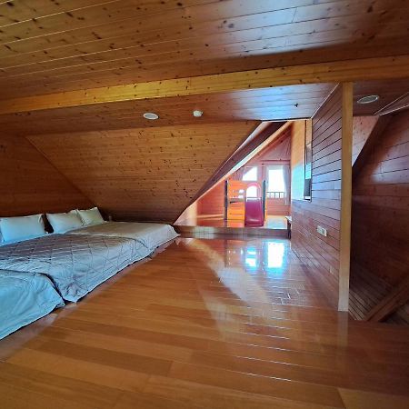 Spring Garden B&B Ренай Экстерьер фото